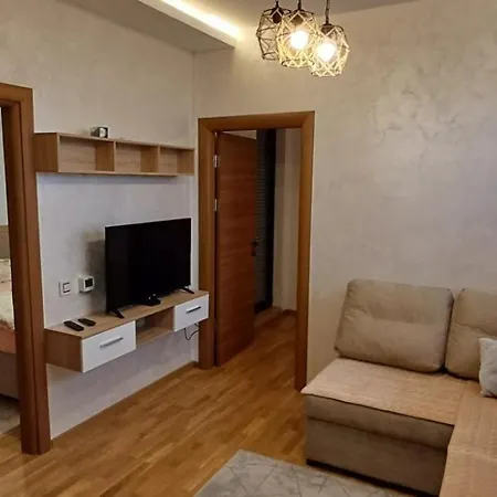S&m Apartment *